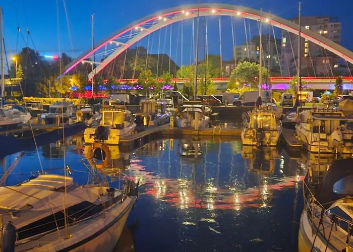 아파트 Salt Island Apartament 코워브제크